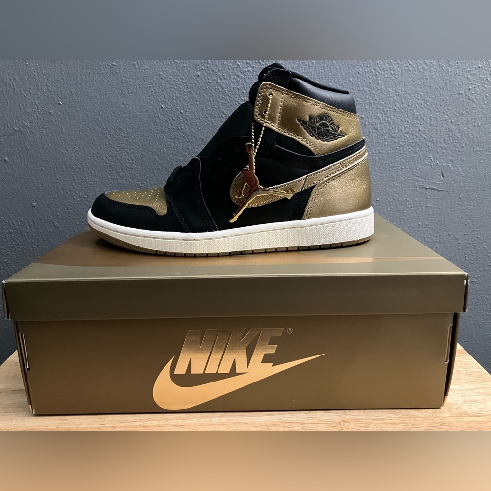 Nike Air Jordan 1 Retro OG High Black & Gold Shoes BRAND NEW Sneakers OG All! - Picture 2 of 8